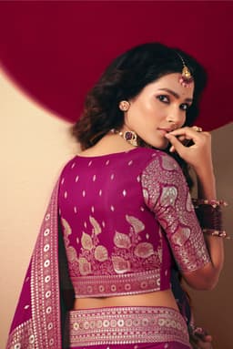 Elegant Magenta Saree Viscose for Engagement Wear