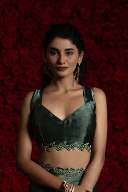 Emerald Green Tissue Chiffon Handwork Jarkan Saree – Designer Wear